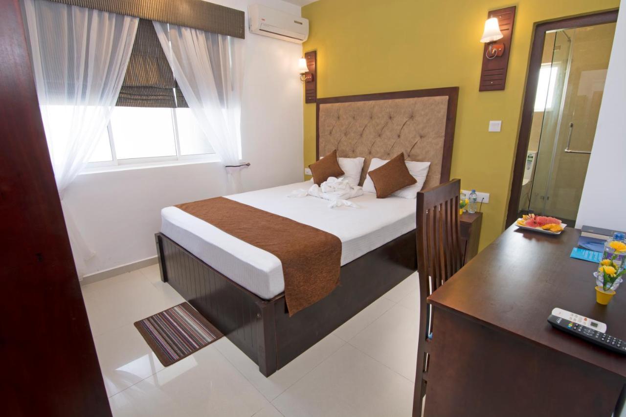 Mount Breeze Hotel Dehiwala-Mount Lavinia Exterior foto