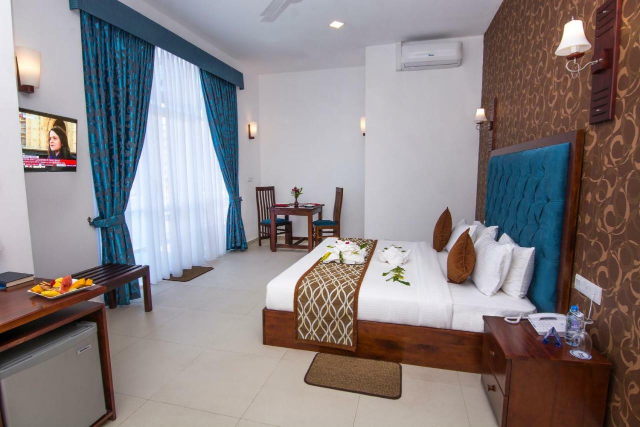 Mount Breeze Hotel Dehiwala-Mount Lavinia Exterior foto